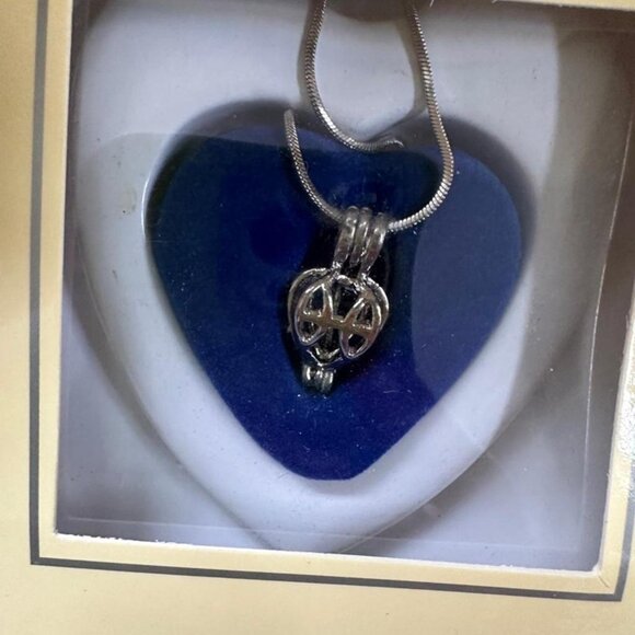 Love Pearl Kit – DIY Oyster & Necklace Set – Open Your Own Pearl - Picture 7 of 8